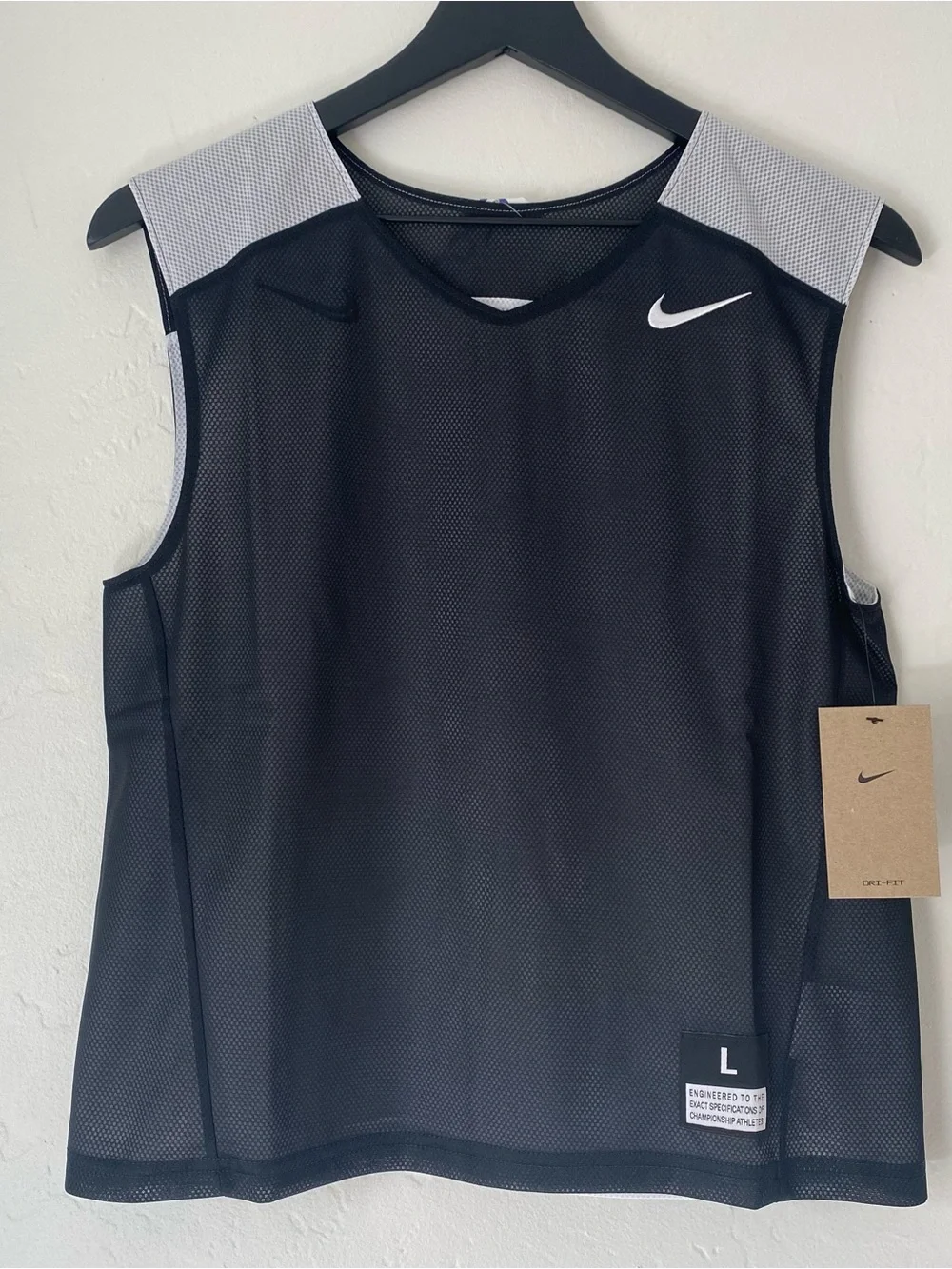 NWT Nike Reversible Black/ White Mesh Dri-FIT Sleeveless Training Tank
